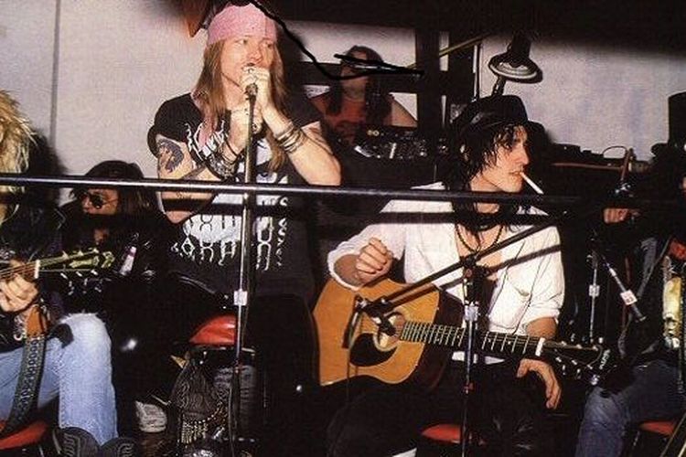 Lirik dan Chord Gitar Lagu November Rain dari Guns N’ Roses, Mulai dari Kunci ‘E’ Mudah