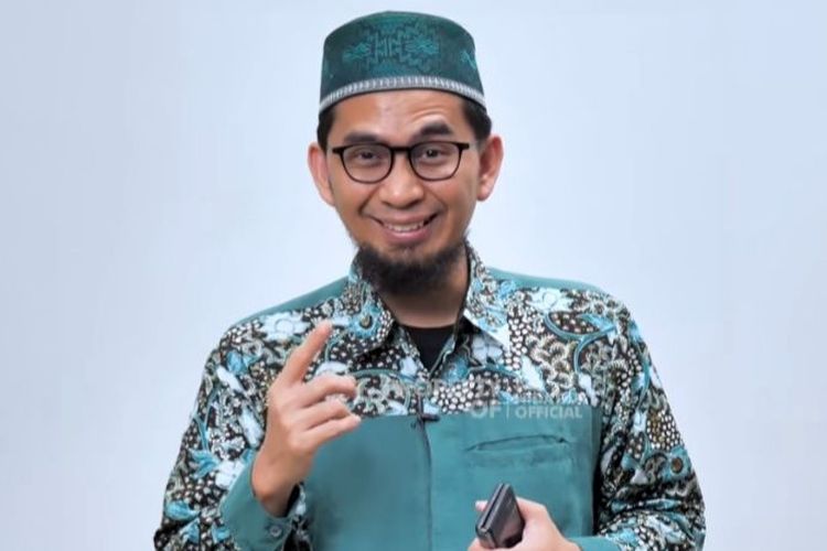 Lengkap, Ustadz Adi Hidayat Contohkan Urutan Dzikir Setelah Sholat Seperti Rasulullah SAW