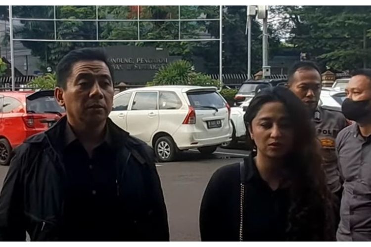 Tidak Ingin Cabut Laporan Pencemaran Nama Baik, Dewi Perssik Ingin Beri Pelajaran Kepada Haters