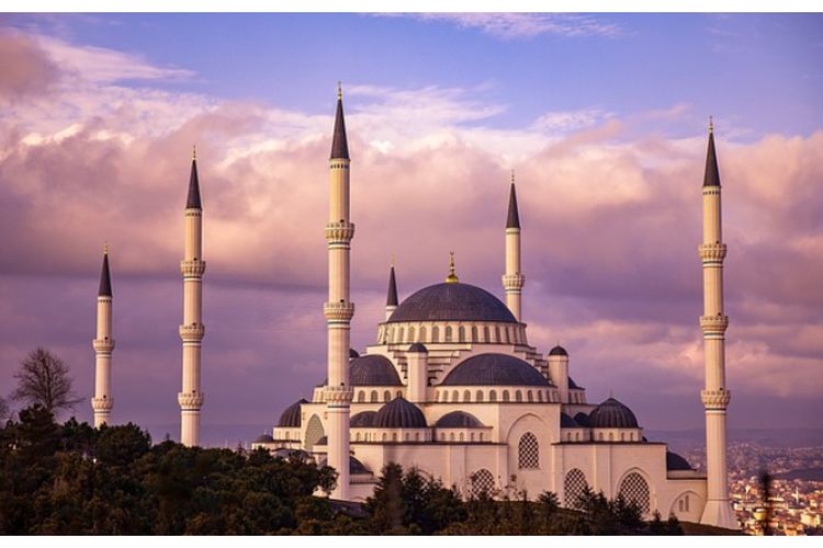 Khutbah Jumat Singkat dan Lengkap: Mengenai Cara Agar Ibadah Terasa Lebih Nikmat