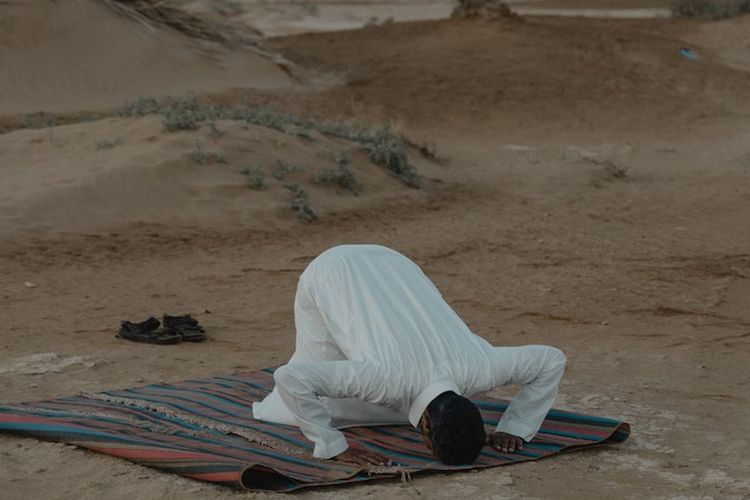 Tata Cara Sholat Khusuf Gerhana Bulan Total pada 8 November 2022, Dilengkapi Tuntunannya Menurut  Ajaran Islam