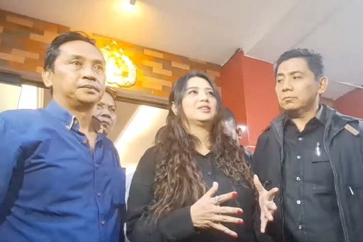 Dewi Perssik Ambil Sikap Tegas Penjarakan Haters karena Keluarga Masih Tak Terima, Sandy Arifin: Efek Jera
