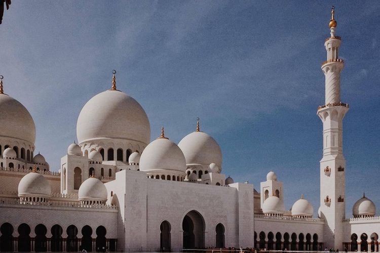 Teks Khutbah Jumat Terbaru tentang Peduli dan Peka, Sifat yang Harusnya Dimiliki oleh Kita Semua