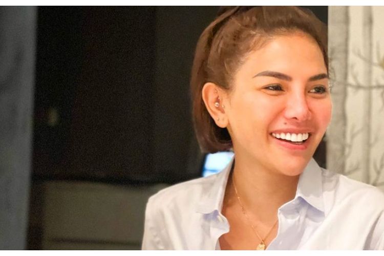 Penyakit Syaraf Kejepit Nikita Mirzani Diduga Kembali Kambuh, Fitri Salhuteru: Sekarang Kondisinya Begini