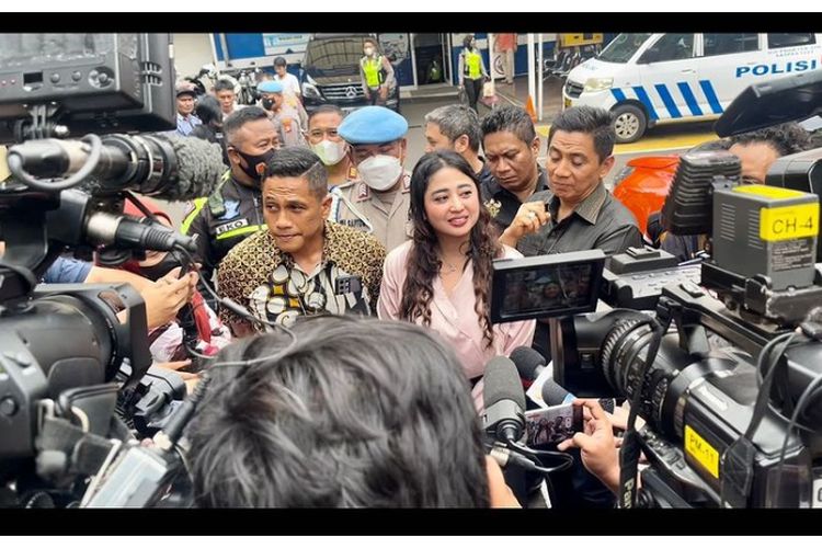Alasan Dewi Perssik Kembali Melaporkan Haters Dan Tidak Ingin Mencabut Laporan Karena Sang Ibunda Drop