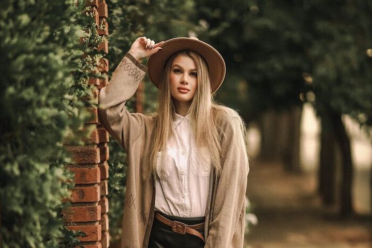 Bukannya Makin Kece, 4 Pakaian Ini Malah Bisa Membuat Penampilan Terlihat Lebih Tua