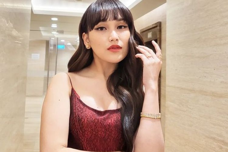 Ayu Ting Ting Unggah Foto Pakai Piyama Couple Bareng Pria Ini, Postingannya Langsung Jadi Sorotan Netizen