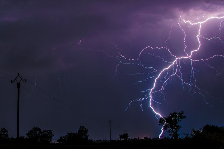Prakiraan Cuaca BMKG untuk Kota Bandung Hari Ini Sabtu, 10 Desember 2022: Waspada Ada Potensi Hujan Petir!