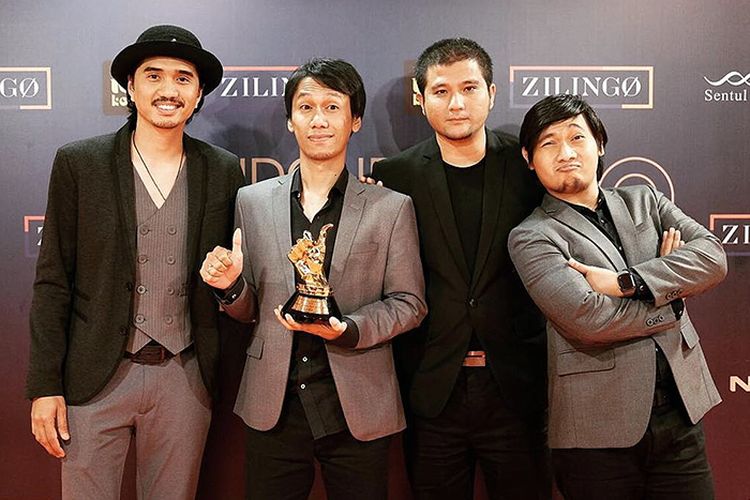 Lirik Lagu Anugerah Terindah Yang Pernah Kumiliki-Sheila On 7, Beserta Chord Gitarnya