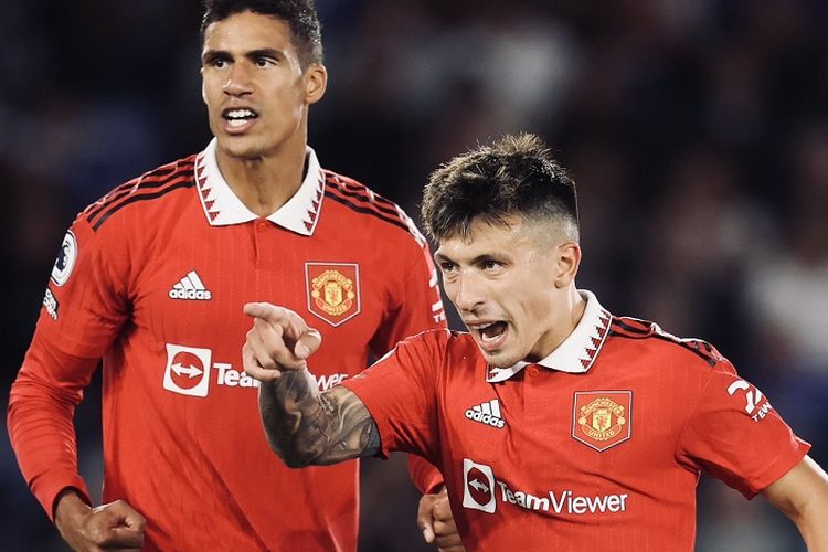 Jelang Manchester United vs Nottingham, Erik Ten Hag Berikan Pesan kepada Lisandro Martinez dan Raphael Varane