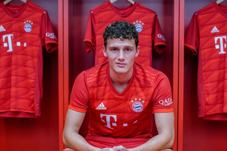 Dilirik PSG dan Dua Klub Besar Liga Spanyol, Benjamin Pavard: Saya Fokus Piala Dunia 2022 Dulu Ya