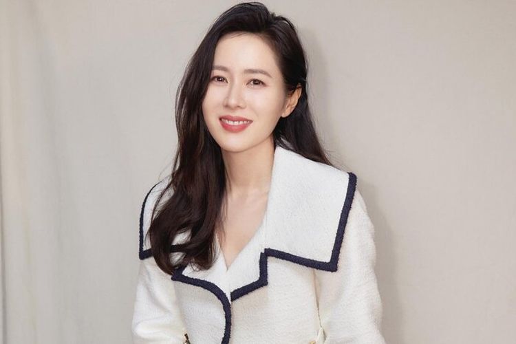 5 Ritual Kecantikan Son Ye Jin yang Bisa Buat Wajah Glowing dan Awet Muda, Ternyata Tidak Perlu Ribet