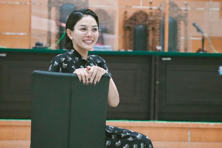 Antonio Dedola Sosok Pria Bule yang Menemani Sidang Kasus Nikita Mirzani, Kekasih Baru?