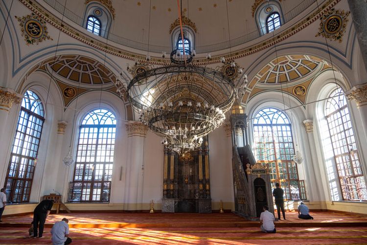 Khutbah Jumat Spesial Akhir Tahun, 30 Desember 2022: Jangan sampai Lebih Mementingkan Gengsi daripada Fungsi