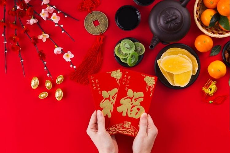 7 Tradisi Imlek 2023 di Indonesia Beserta Maknanya, Berbagi Angpau Hingga Pertunjukan Barongsai