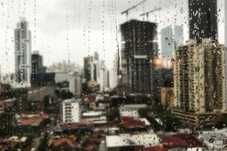 Prakiraan Cuaca Surabaya Minggu 15 Januari 2023: Pagi Cerah Berawan dan Hujan di Sore Hingga Malam Hari