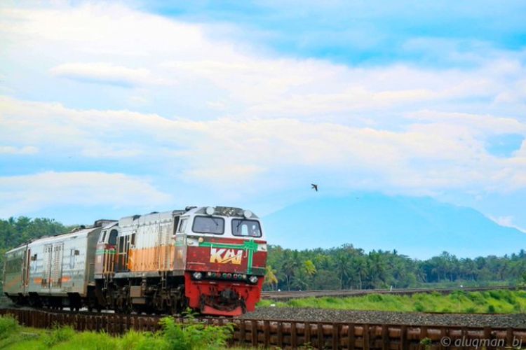 Masyarakat Keluhkan Harga Tiket Kereta Api yang Mahal, PT KAI Beri Penjelasan Terkait Hal Tersebut