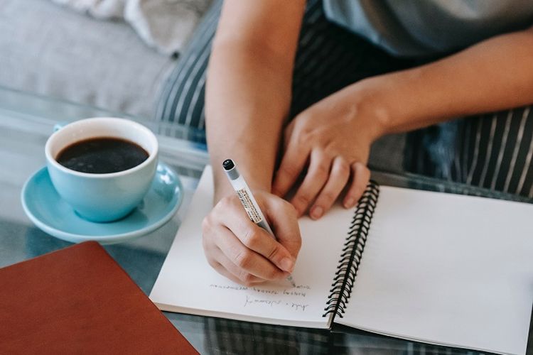 Kunci Jawaban Bahasa Indonesia Kelas 12 SMA Buku Bupena, Bab 5 Aktivitas 1 Halaman 101 Pertanyaan 2