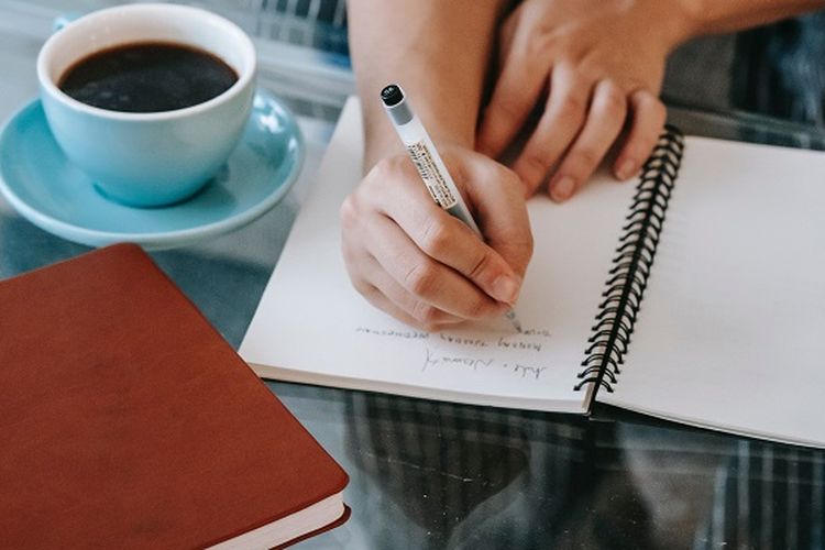 Kunci Jawaban Buku Bupena Bahasa Indonesia Kelas 12 SMA, Bab 6 Aktivitas 1 Teks B Halaman 124