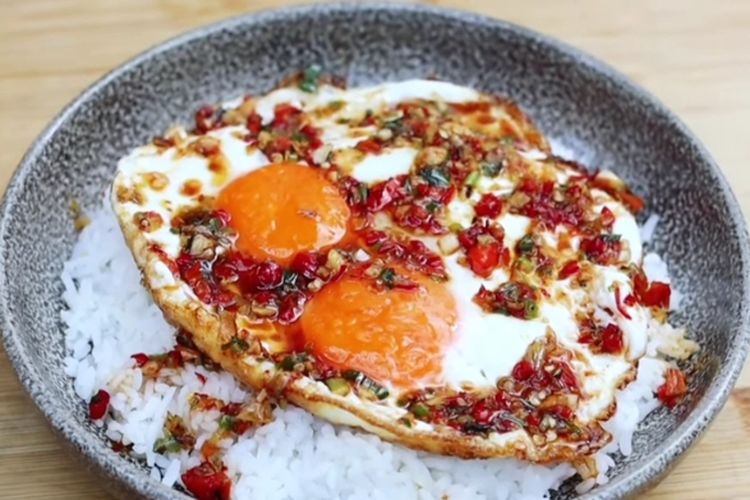 Gurih, Lezat dan Simpel! Resep Nasi Telur Ceplok Wangi ala Devina Hermawan, Cocok untuk Menu Anak Kos