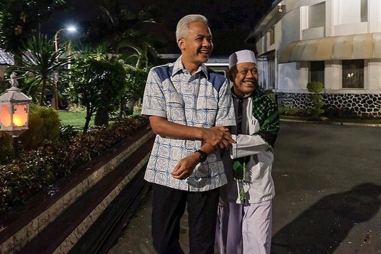 Tekan Pengeluaran Listrik hingga 50 Persen, Ganjar Pranowo Dorong Pemprov Jateng Terapkan PLTS di Ponpes