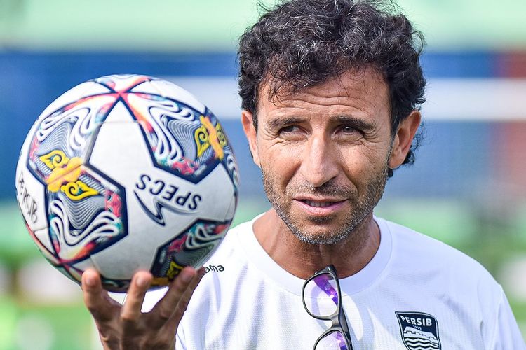 Jelang Persib vs Persija di BRI Liga 1 2022, Luis Milla Sebut Maung Bandung Diunggulkan dari Segi Persiapan
