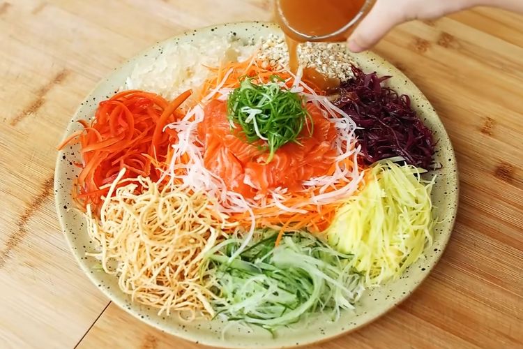 Resep Yu Sheng ala Chef Devina Hermawan, Hidangan Salad yang Wajib Disajikan saat Rayakan Imlek 2023
