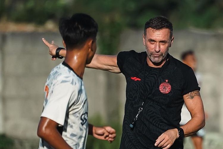 Thomas Doll Bangga Latihan Persija Jakarta Membuahkan Hasil, Puncak Klaseman Jadi Taruhan