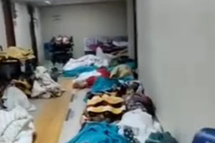 Puluhan Mayat Dibaringkan di Lorong Rumah Sakit Akibat Gempa Dahsyat yang Melanda Turki