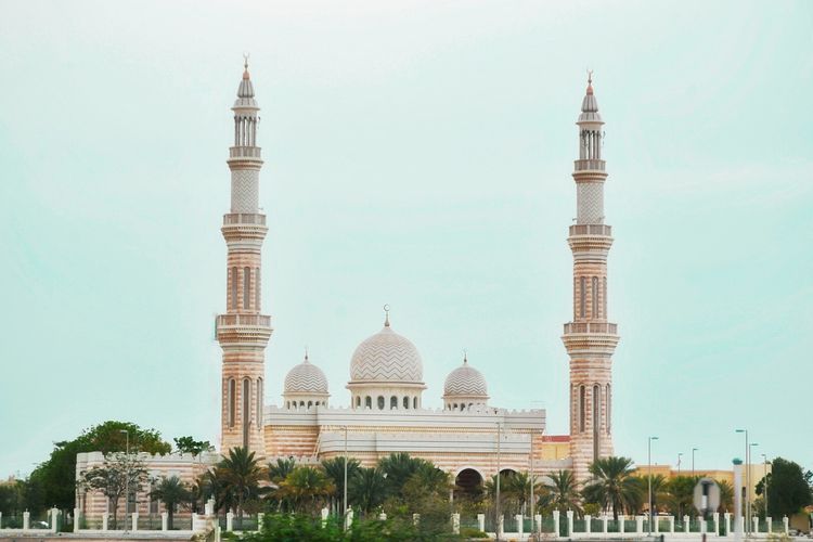 Materi Khutbah Jumat Terbaru 2023: Eksistensi serta Penerapan Nilai-Nilai Islam dalam Hukum di NKRI