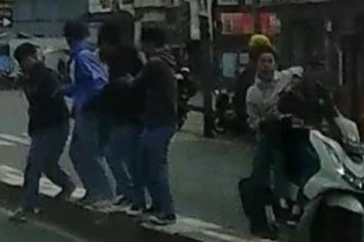 Anak SMK di Bogor Tewas Dibacok 3 Pelajar Tak Dikenal, Bikin Warganet Geram: Harus Revisi UU Perlindungan Anak