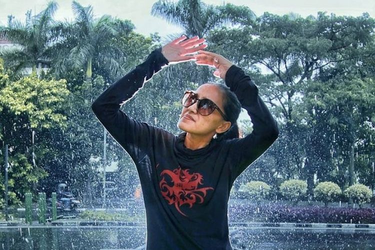 Profil Vina Ferina Pemeran Ceu Esih Preman Pensiun 8, Istri Kang Mus yang Selalu Setia Mendampingi
