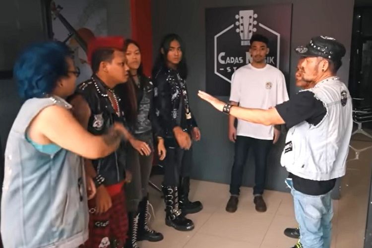 Bocoran Sinopsis Para Pencari Tuhan Jilid 16 Episode 5: Band Geng DPR Disarankan Ikuti Musik Rhoma Irama