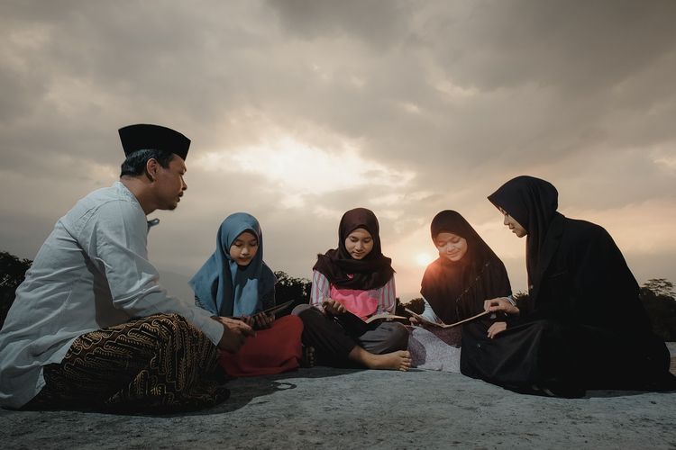 30 Ucapan Ramadhan 2023 Cocok untuk Keluarga Sahabat dan Suami Istri Penuh Pesan Harapan juga Doa