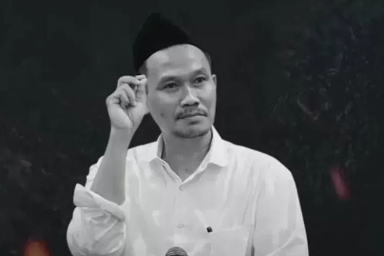 Awas! Meski Rajin Sholat, Gus Baha Sebut Doa Seperti Ini Tidak Akan Pernah Dikabulkan