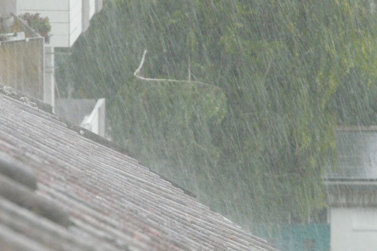 Prakiraan Cuaca BMKG Wilayah Bekasi Hari Ini Minggu 7 Mei 2023: Hujan Siang dan Malam