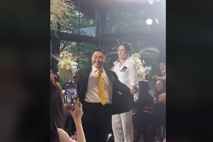 Tampil Meriah, Pemeran Boboho Akhirnya Menikah Dengan Ditemani Sahabat Kecilnya Ashton Chen