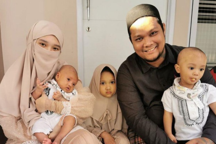 Alasan Virgoun Selingkuh Gegara Inara Rusli Gagal Beri Service ‘Panas’ di Ranjang?