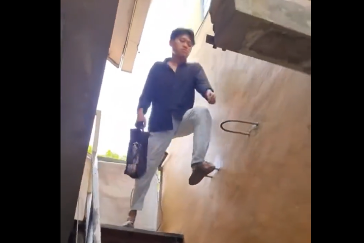 Viral di Twitter Tangga Ninja Warior Bikin Tamu Kos Ketar-ketir