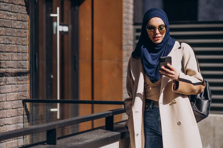 Wahai Muslimah, Ini Hukum Beraktivitas di Luar Rumah Menurut Ustadz Abdul Somad yang Harus Kamu Tahu!