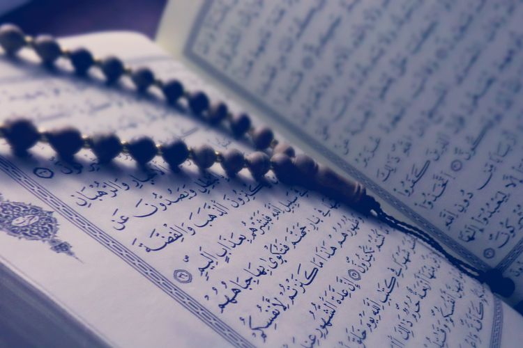 Penting Untuk Diperhatikan! Inilah 4 Adab dan Etika Membaca Al Quran