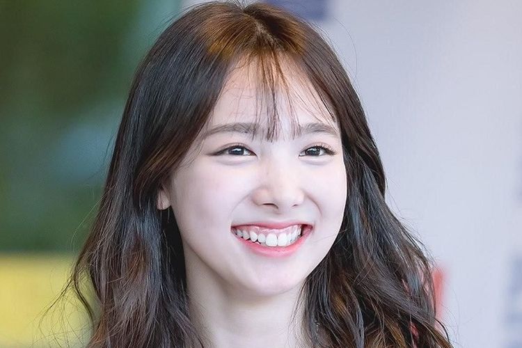 Cara Ampuh Memutihkan Gigi Secara Permanen, Hanya Dengan 2 Bahan Alami Ini