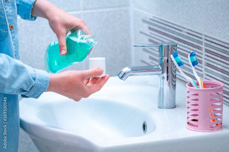 Menghilangkan Flek Hitam di Wajah Pakai Obat Kumur, Apakah Bisa? Simak Cara Pemakaiannya dalam Kecantikan