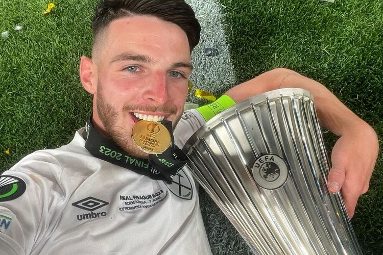 Manchester City Siap Beri Tawaran Menarik Buat Declan Rice, Tapi Sang Pemain Hanya Ingin Gabug Arsenal