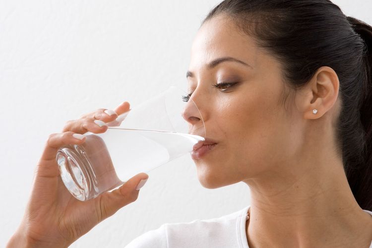 Ternyata Meminum Air Hangat Dipagi Hari Memiliki Banyak Khasiat