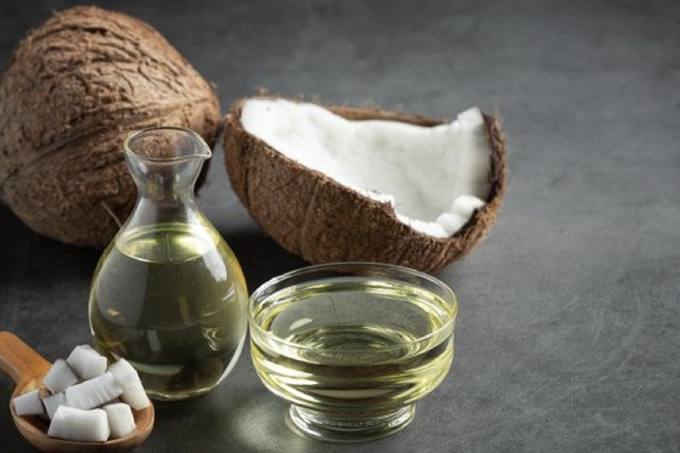 Punya Masalah Pada Rambut?Jangan Khawatir Gunakan Minyak Ini Dijamin Sehat dan Lebat Kembali