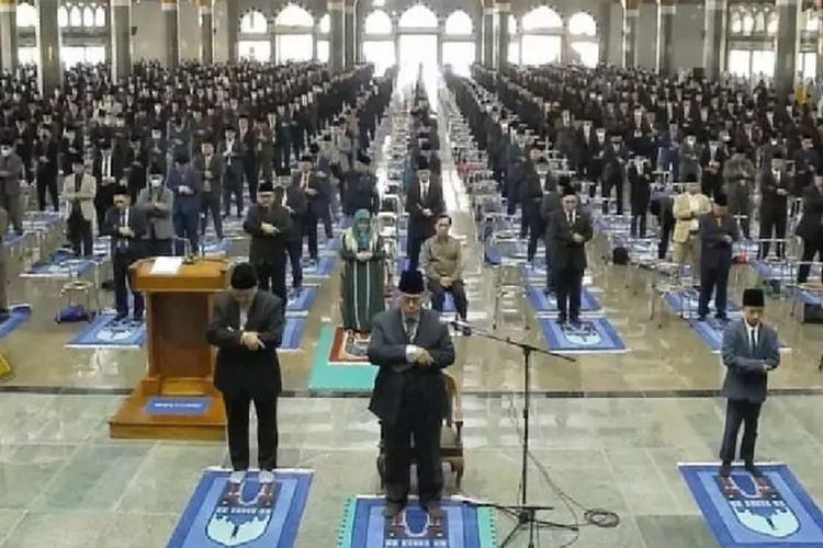 Alumni Ponpes Al Zaytun Ngaku Tak Diajari Sholat ‘Madzhab Nyeleneh’, Panji Gumilang Didesak Buka Suara