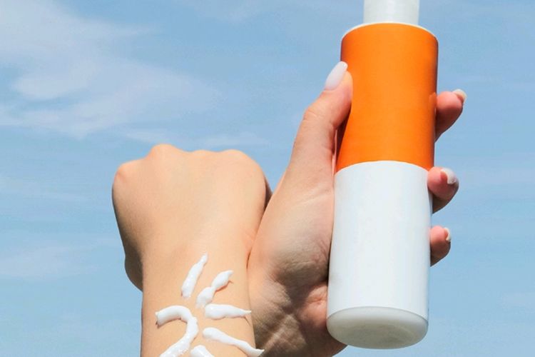 Pentingnya Sunscreen Bagi Kesehatan Kulit, Salah Satunya Mempercepat Proses Glowing Kulit