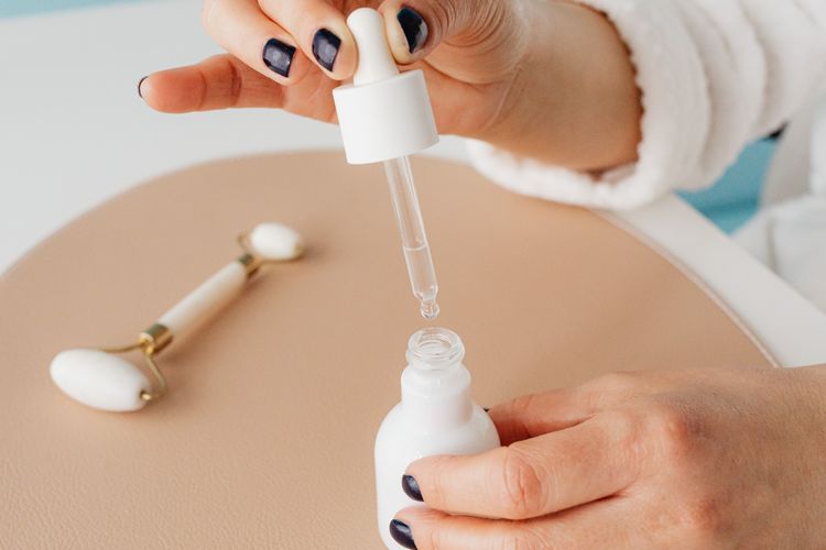 Tidak Lagi Butuh Serum? Ini Kandungan Skincare yang Bisa Otomatis Mengatasi Jerawat