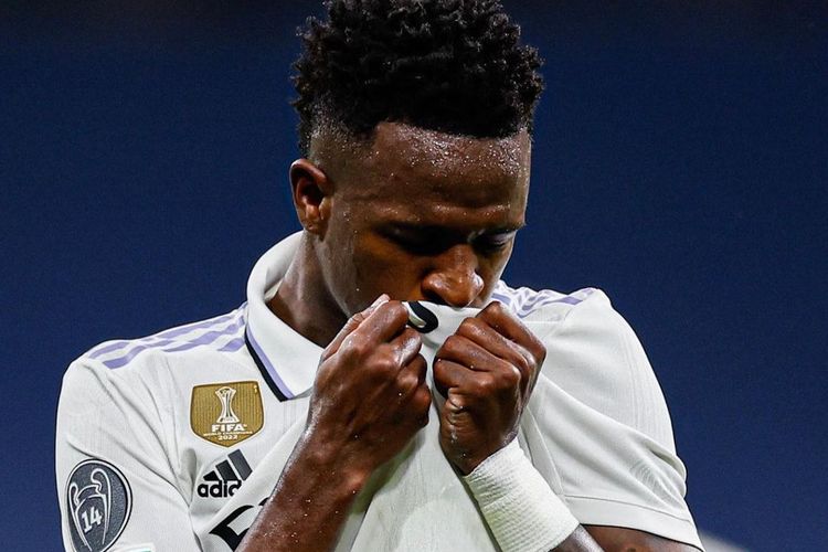 Bentuk Dukungan Timnas Brazil Terhadap Vinicius Dengan Menggunakan Baju Serba Hitam Ketika Melawan Guinea